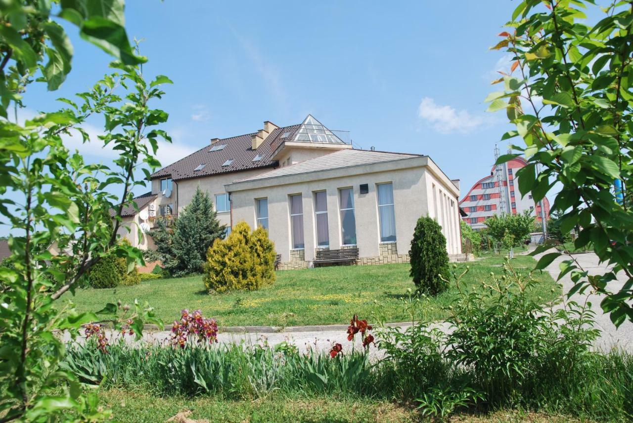 Guest House Uzhgorod Zewnętrze zdjęcie